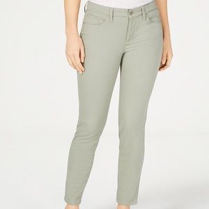 NWT Charter Club Tummy Control Skinny Jeans